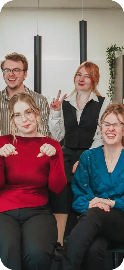 Het team op kantoor